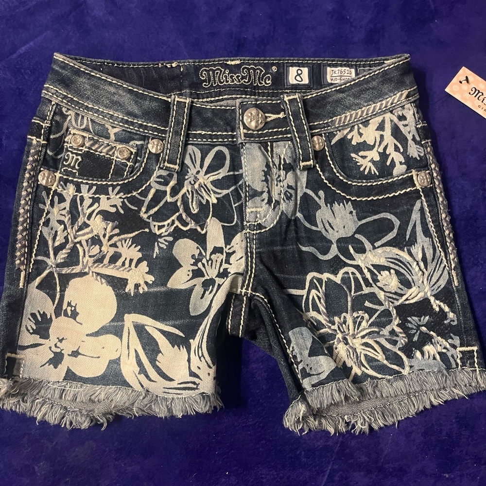 Miss Me Girls size 8 mid-short